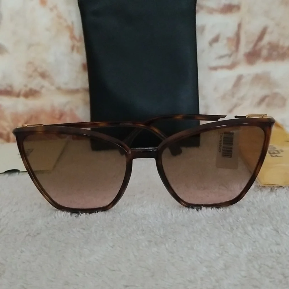 New Fendi Injection Plastic Cat-Eye Sunglasses - Picture 3 of 16